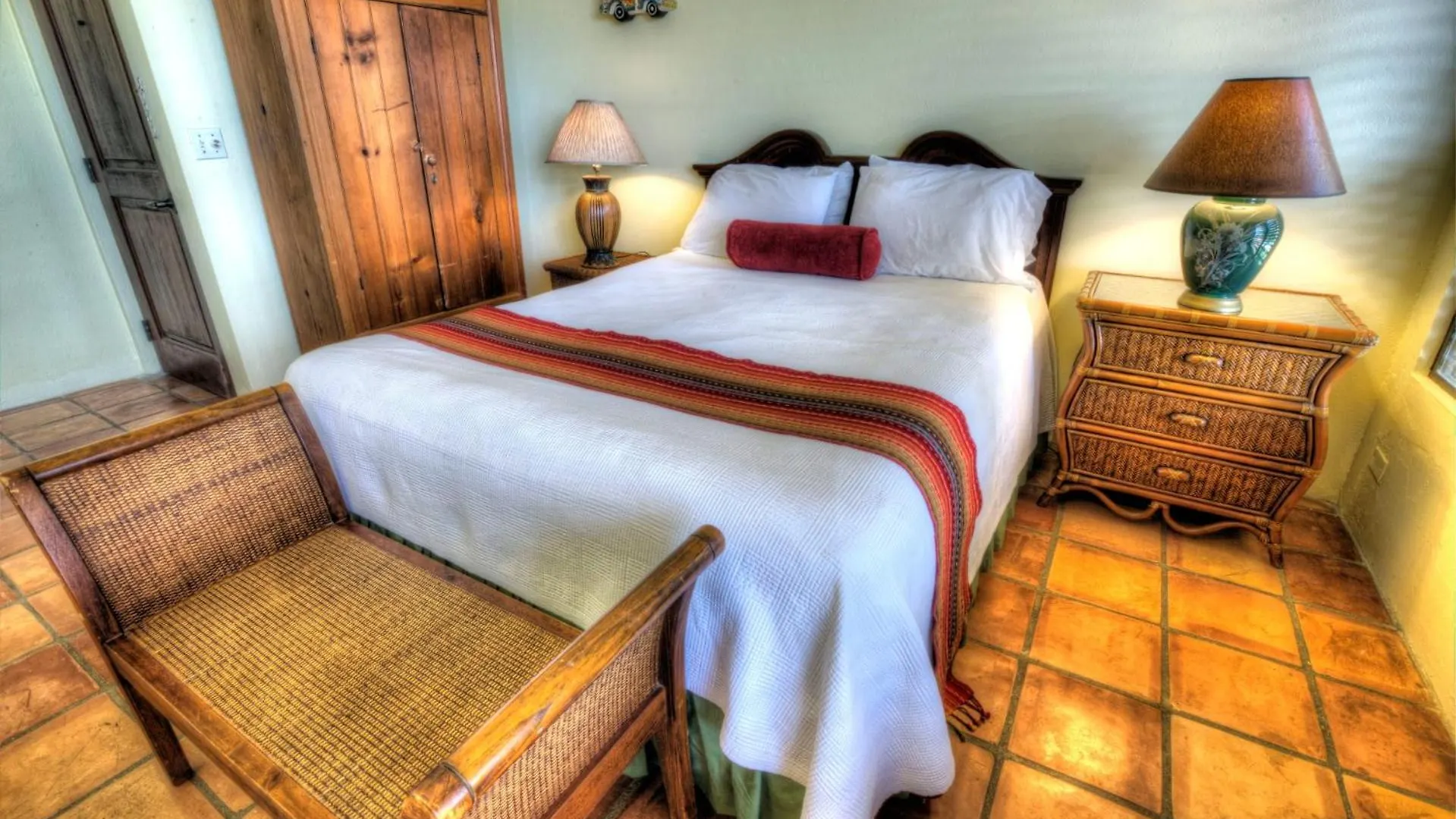 Отель Hacienda Tamarindo Вьекес