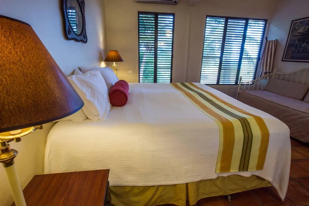 Hotel Hacienda Tamarindo Vieques 3*,